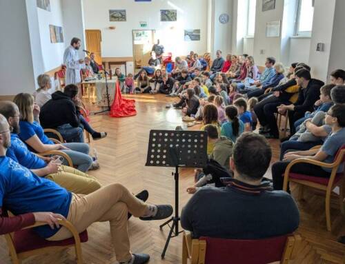 DRUŽINSKI RADŽIVIM 2025: V sebi zlomljena, ampak potrebna Božje bližine